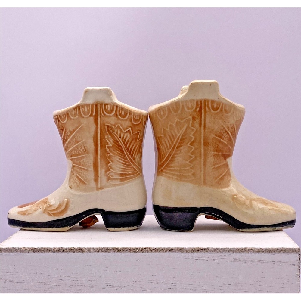 Vintage Western Cowboy Boot SALT AND PEPPER SHAKER Country Farm S &‎ P Set